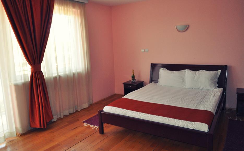 Hotel Satelit Kumanovo Bagian luar foto