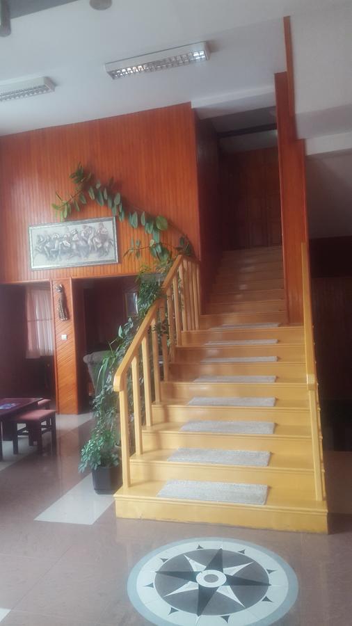 Hotel Satelit Kumanovo Bagian luar foto