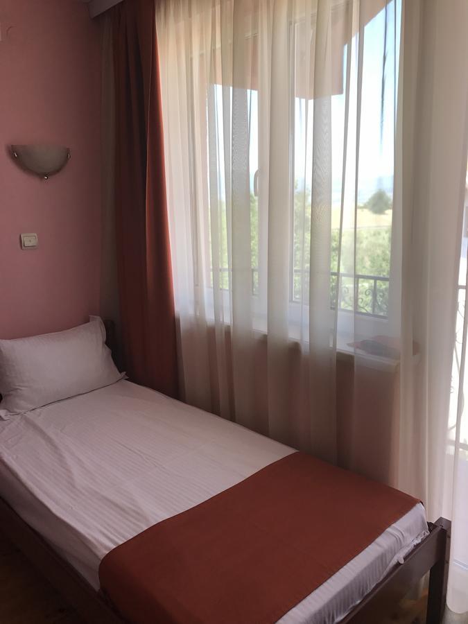 Hotel Satelit Kumanovo Bagian luar foto