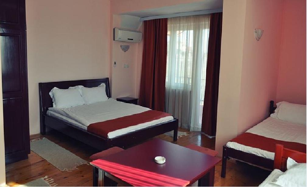 Hotel Satelit Kumanovo Bagian luar foto